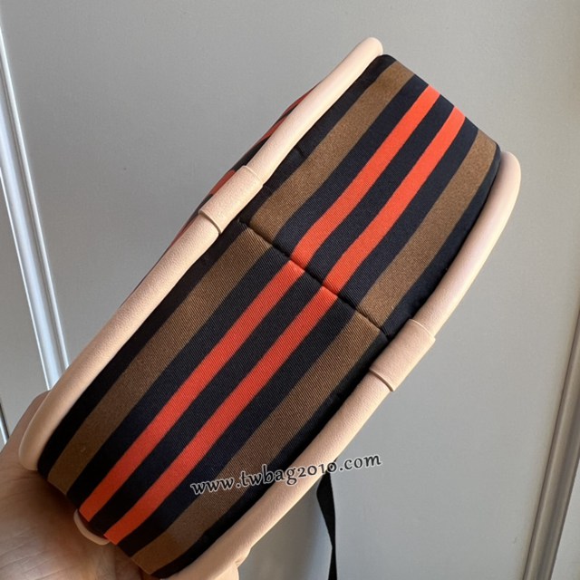 Burberry專門店新款圓餅小格紋橢圓形小包 巴寶莉雙面可用不同圖案女士小斜挎包 yxb1024